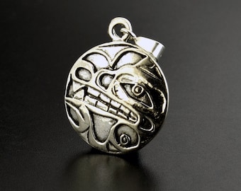 Colgante unisex de lobo nativo de plata de ley oxidada, redondo de 19 mm, de la costa noroeste