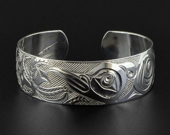カナダ先住民族、手彫りの金と銀のカフハチドリブレスレット、先住民族 
