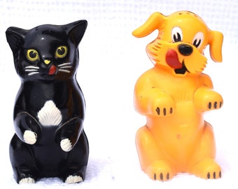 Vintage Dog and Cat Salt and Pepper Shakers Set F & F Mold and Die Works FREE SHIPPING