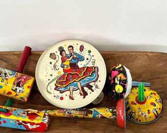 6 vintage New Year’s Eve tin lithograph noisemakers colorful tambourine horn spinner clanger shakers (04)