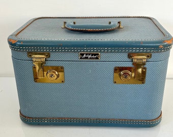 Vintage Amelia Earhart blue travel train overnight case with mirror 1940s 1950s