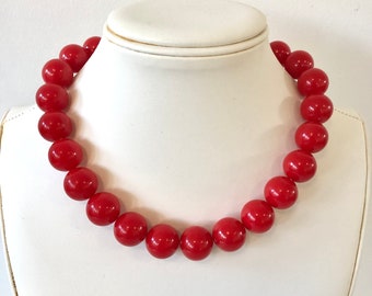 Vintage lucite choker necklace with cherry red lucite beads 17”