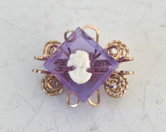 Vintage pin brooch small purple translucent lucite cameo on gold tone midcentury