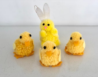 4 vintage Easter plush yellow chicks and bunny 1970s