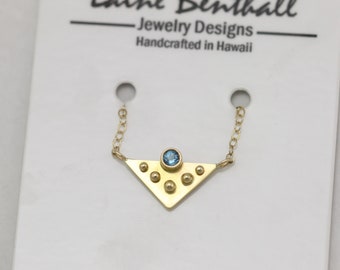 14Kイエローゴールドの5つのドットとブルートパーズのゴールド