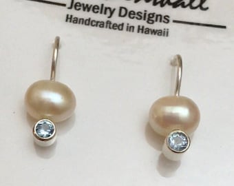 スターリングシルバーまたは14Kイエローゴールドのアクアマリン誕生石付きパールドロップイヤリング