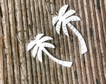 Orecchini in argento a forma di palma alti 1 1/2 con filo, pendenti in argento Sterling 925 con taglio a diamante, souvenir di vacanza con gioielli tropicali, spedizione veloce e gratuita. - Italia
