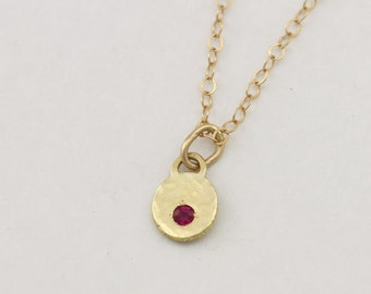 Hammered Chunk Necklace with Ruby XS in 14ky Gold