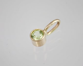 Peridot Drop Pendant 3mm 14ky Gold