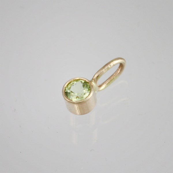 Peridot Drop Pendant 3mm 14ky Gold