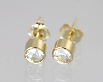 White Topaz Drop Studs 4mm 14ky Gold