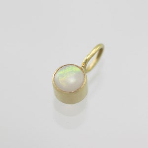 4mm Opal Drop Pendant in 14k Yellow Gold
