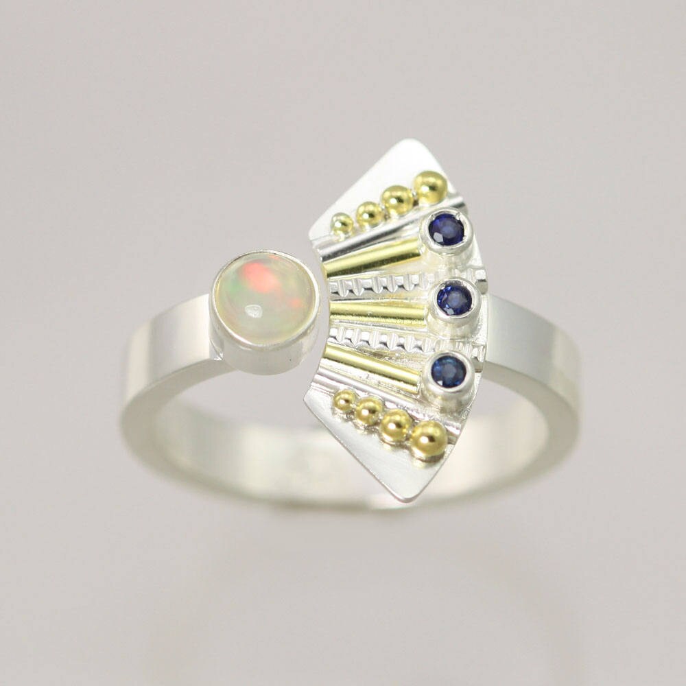 Striped Totem With 3 Stones Split Ring With Ethiopian Opal