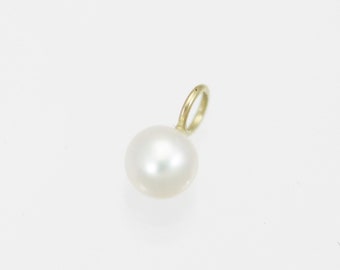 Pearl Drop Pendant in 14K yellow gold