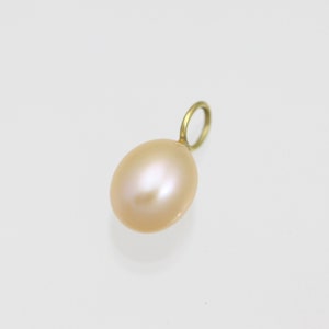 Oval Pink Pearl Drop Pendant in 14k Yellow Gold
