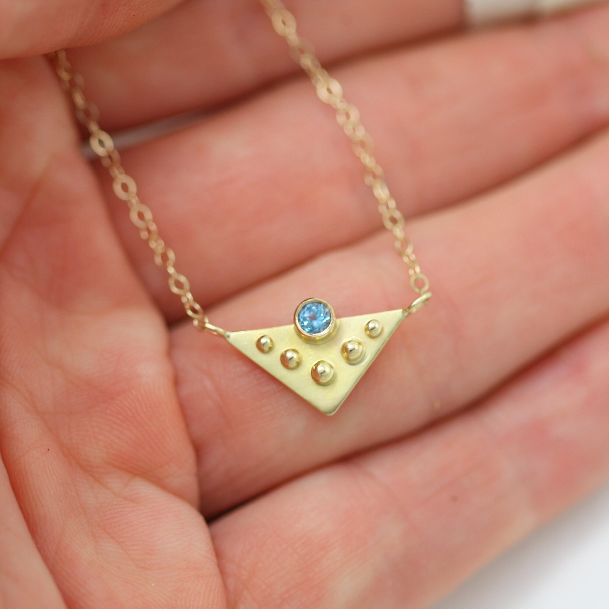 14Kイエローゴールドの5つのドットとブルートパーズのゴールド