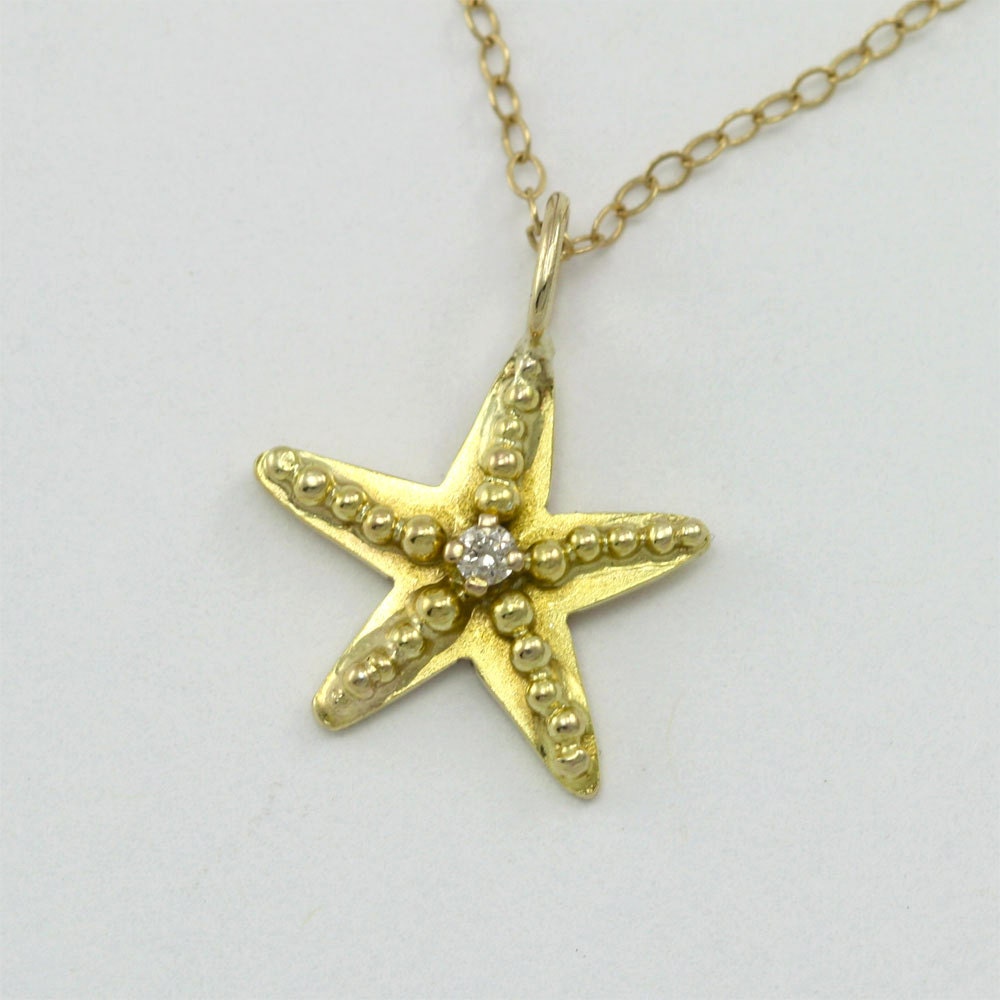 Starfish Necklace With Stone in 14KY Gold and Diamond (18
