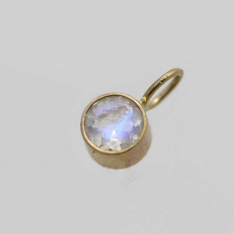 Rainbow Moonstone Drop Pendant XL in 14ky Gold