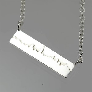 New York Skyline Necklace in Sterling Silver (16&quot;)