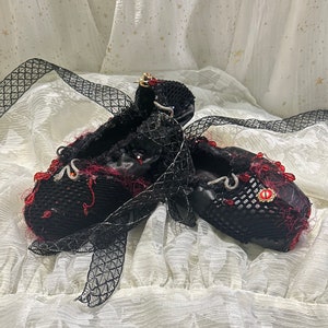 Halloween verzierte Spitzenschuhe | Dracula inspiriert Spitzenschuhe | Vampir Spitzenschuhe
