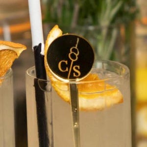 Getränkerührer, personalisierter Spiegel Goldhochzeitsrührer, Hochzeitspaar-Initialen rühren, Cocktailinitiale, Unterschriftengetränk, Luxusbarzeichen