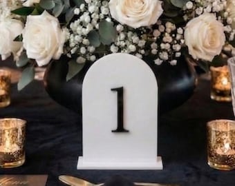 Modern White Arched Table Numbers for Wedding Reception, 3D Acrylic Table Signs with Minimalist Lettering, Elegant Arch Wedding Table Decor