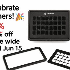 Könnte beinhalten: Ein schwarzes Stream Deck mit mehreren quadratischen Tasten, einem schwarzen Rahmen und einer gitterartigen Abdeckung. Das Bild enthält auch den Text "Celebrate Fathers!" und "25% 20% off store wide until Jun 15."