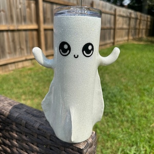Spooky-Cute 3D Ghost Tumbler – Keep Your Chills and Thrills Intact!