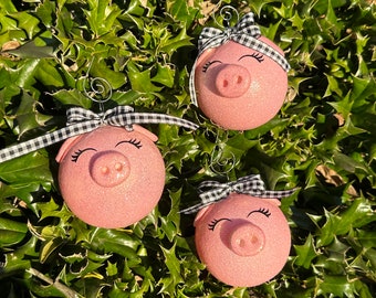 Charming Handmade Piggy Christmas Ornament – Perfect Farmhouse Decor & Unique Holiday Gift!