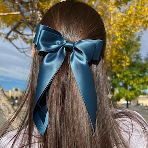 Classic bow, bow clip, stylish hair clip, gift for her, cute hair accessory