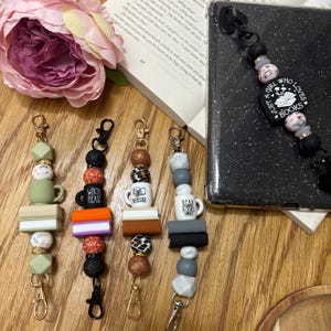 Books & tea/coffee bookstack | beaded kindle strap, kindle grip | silicone accessories | paperwhite, basic, colorsoft, kobo, ereader, ebook
