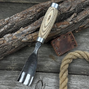 Hand-Forged Bent Gouge – Sharp Carbon Steel Blade, Ergonomic Ash Handle, Leather Sheath – Wood Carving Chisel for Spoon & Bowl Carving