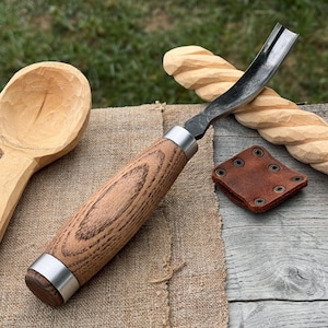 Hand-Forged Bent Gouge – Sharp Carbon Steel Blade, Ergonomic Ash Handle – Wood Carving Chisel for Spoons, Bowls & Sculpting. Gift for Him