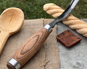 Hand-Forged Bent Gouge – Sharp Carbon Steel Blade, Ergonomic Ash Handle – Wood Carving Chisel for Spoons, Bowls & Sculpting. Gift for Him