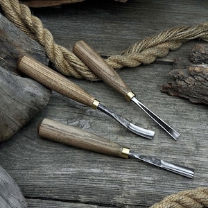 Set of 3 Wood Carving Chisels. Sharp Carbon Steel Blades, Ash Wood Handles. Straight, Curved and V-Shaped Gouges. Detailed Carving Tools.