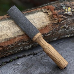 Pietra per affilare. Pietra combinata per falce e falce a grana diamantata. Manico ergonomico in frassino. Affilatura di utensili. Mola per falce. Regalo per uomo.