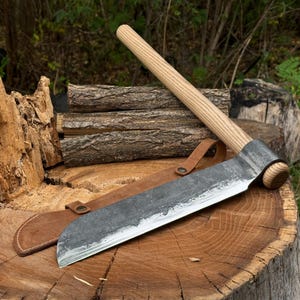 大型薪割り用フロー - 52100炭素鋼ブレード、アッシュハンドル - 薪割りツール。ブッシュクラフトと大工仕事に最適な手鍛造の薪割り用フロー