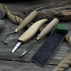 4-Piece Universal Wood Carving Tool Set with Sharpening Board. 52100 Carbon Steel Blades, Ash Handles, Leather Sheath. Spoon Carving Tools