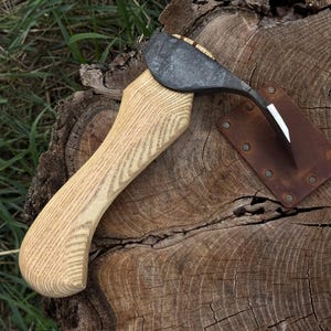 Spoon and Bowl Carving Small Adze. Forged Hardened Carbon 52100 Steel Flat Blade, Ash Handle, Leather Sheath. Woodworking Tool for Beginners