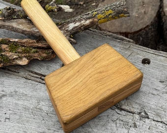 Big Wooden Mallet. Ergonomic Handle and Balanced Weight. Compact and Sturdy Mallet. Wood Carving Mallet. Woodworking Tool. Carpentry Hammer.