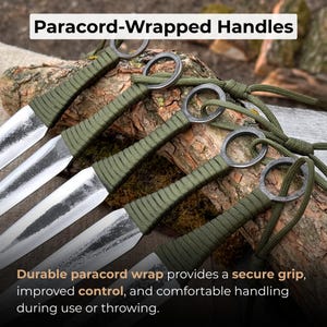 K&ouml;nnte beinhalten: Nahaufnahme von mehreren Wurfmessern mit olivgr&uuml;nen, mit Paracord umwickelten Griffen und silbernen Klingen. Der Text "Paracord-Wrapped Handles" steht oben. Der Text "Durable paracord wrap provides a secure grip, improved control, and comfortable handling during use or throwing" steht unten.