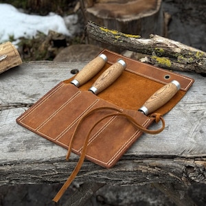 Estuche de cuero genuino para cinceles con 4 bolsillos. Estuche de cuero Crazy Horse. Bolsa para guardar herramientas. Estuche para cinceles, cuchillos y herramientas de taller. Un regalo para él.