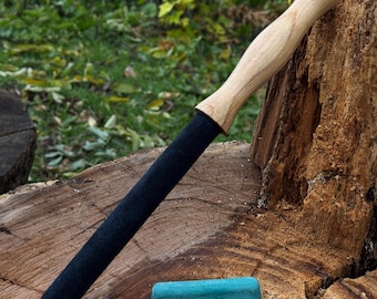 Estropo de couro redondo para afiar facas. Pasta de polimento incluída. Base de madeira de freixo. Afiação de ferramentas. Estropo de couro para facas tipo gancho e escorpião.