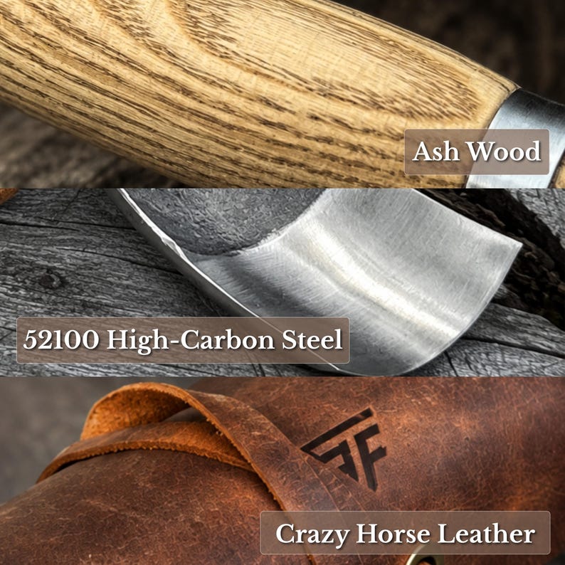 Pu&ograve; includere: Un'immagine composita che mostra tre materiali: un manico in legno di frassino chiaro, una lama curva in acciaio ad alto tenore di carbonio 52100 con finitura metallica e un fodero in pelle crazy horse marrone con logo geometrico impresso.
