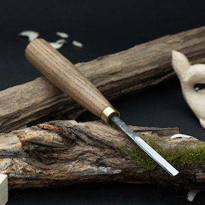 Forged Wood Carving Gouge for Beginner. Sharp Carbon Steel Blade, Ash Wood Handle. Gouge for Spoon Carving. Small Gouge for Detailed Carving
