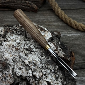 V-Parting Chisel for Detailed Carving. Sharp Carbon Steel Blade, Ash Wood Handle. Woodworking Chisel. Hand Forged Chisel for Wood Carving.
