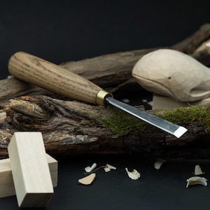 Carving Chisel for Wood Projects. Sharp Carbon Steel Blade, Ash Wood Handle. Geometric Carving Tool. Detail Carving Chisel for Beginners.