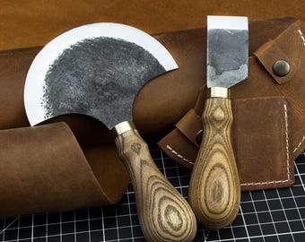 2-Piece Leather Tool Set. Razor Sharp Blades. Hand Forged from Hardened Carbon 52100 Steel, Ergonomic Handle, with Leather Sheaths. Gift Men