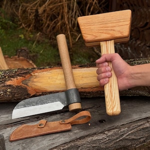 Carpentry Splitting Froe and Wooden Mallet for Woodworking. Sharp Carbon Steel Blade, Ergonomic Ash Wood Handle. Tools for Wood Project.