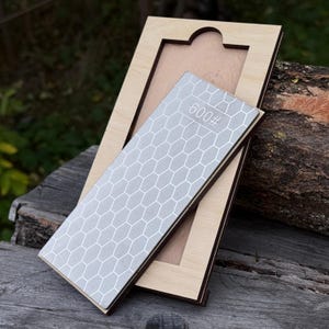 Diamond Sharpening Stone with Wooden Stand. 600 Grit. Whetstone for Knives, Chisels, Wood Carving and Woodworking Tool. Diamond Honing Plate